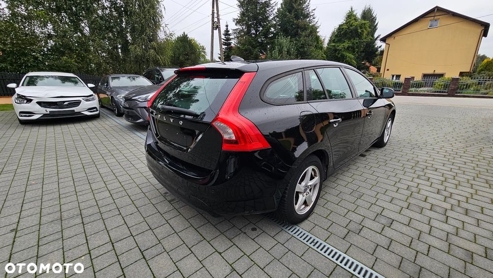 Volvo V60 D2 Momentum - 35