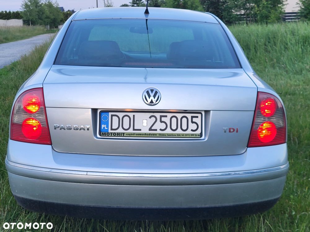 Volkswagen Passat 1.9 TDI Highline - 6
