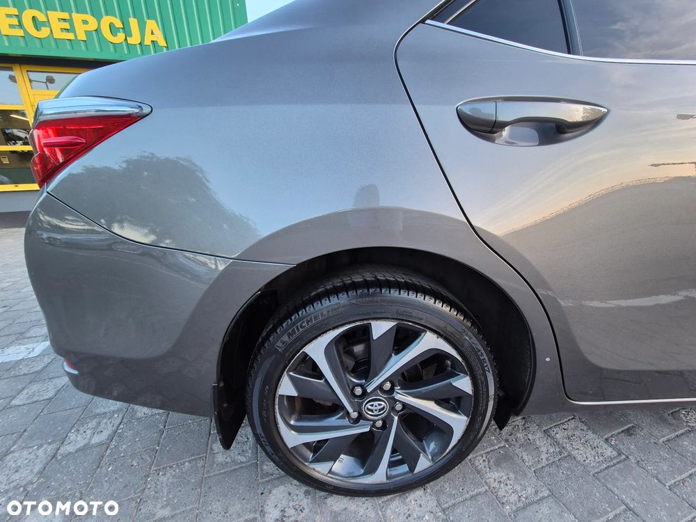 Toyota Corolla - 17