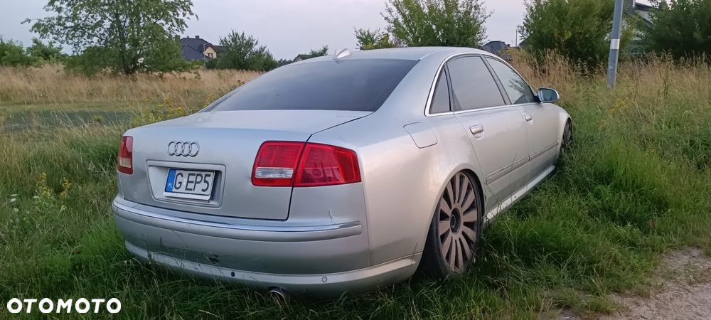 Audi A8 4.2 L Quattro - 3