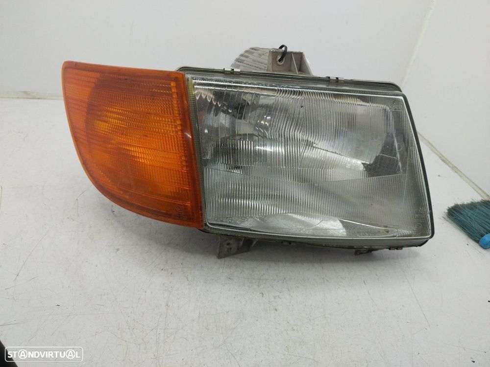 Farol/ Otica Dianteiro Dto Mercedes-Benz Vito Autocarro (638) - 6