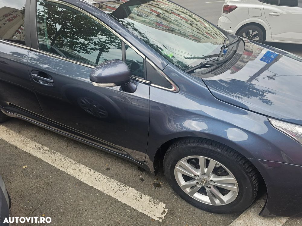 Toyota Avensis - 8