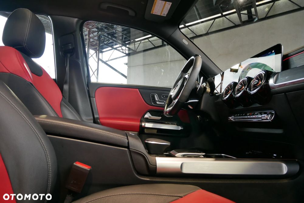 Mercedes-Benz GLB AMG 35 4Matic AMG Speedshift DCT 8G - 28