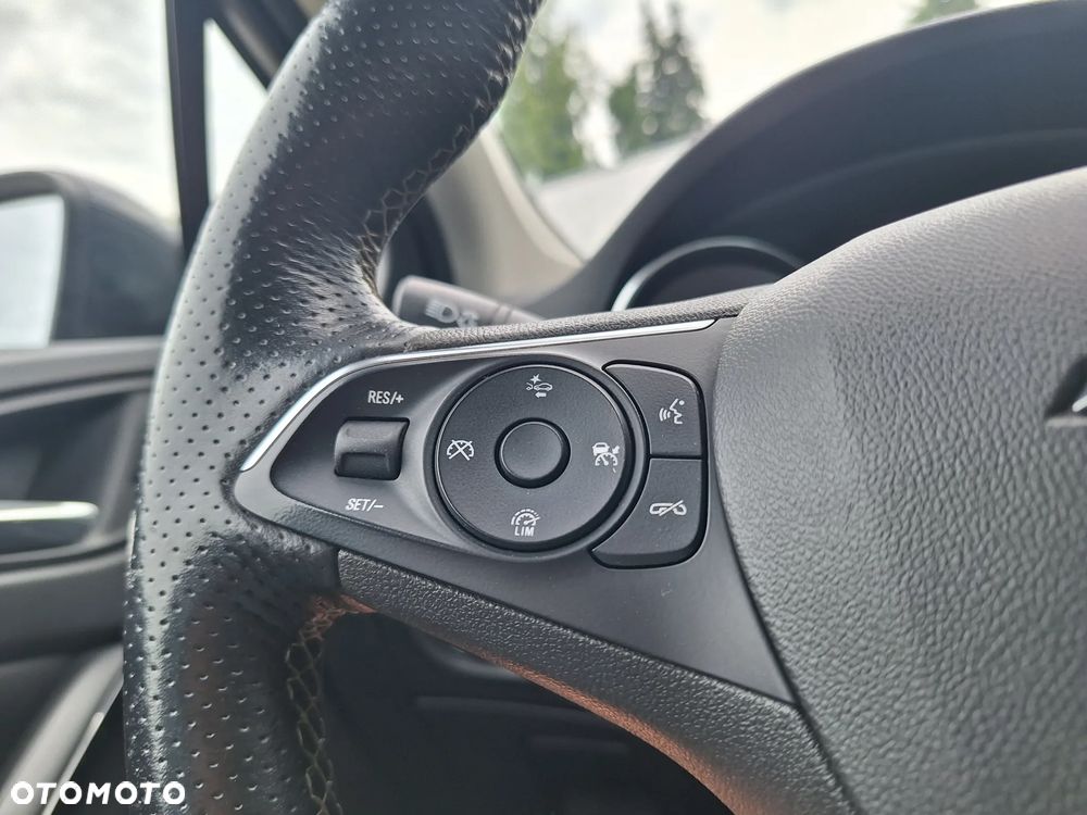 Opel Astra 1.4 Turbo Start/Stop Ultimate - 32