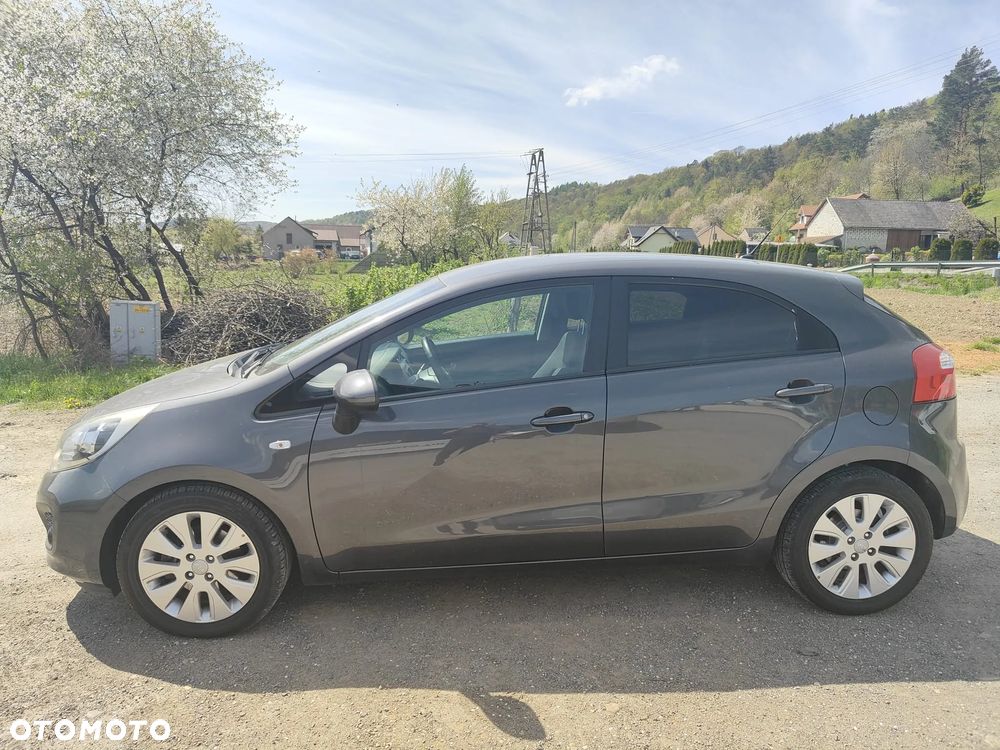 Kia Rio 1.2 Dream Team Edition - 17