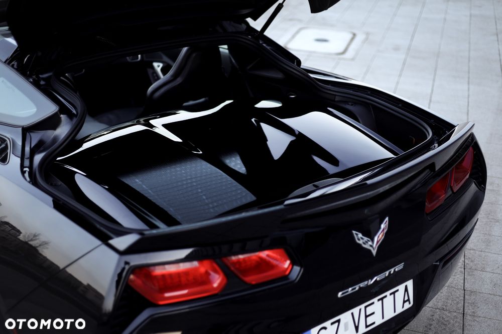 Chevrolet Corvette - 9