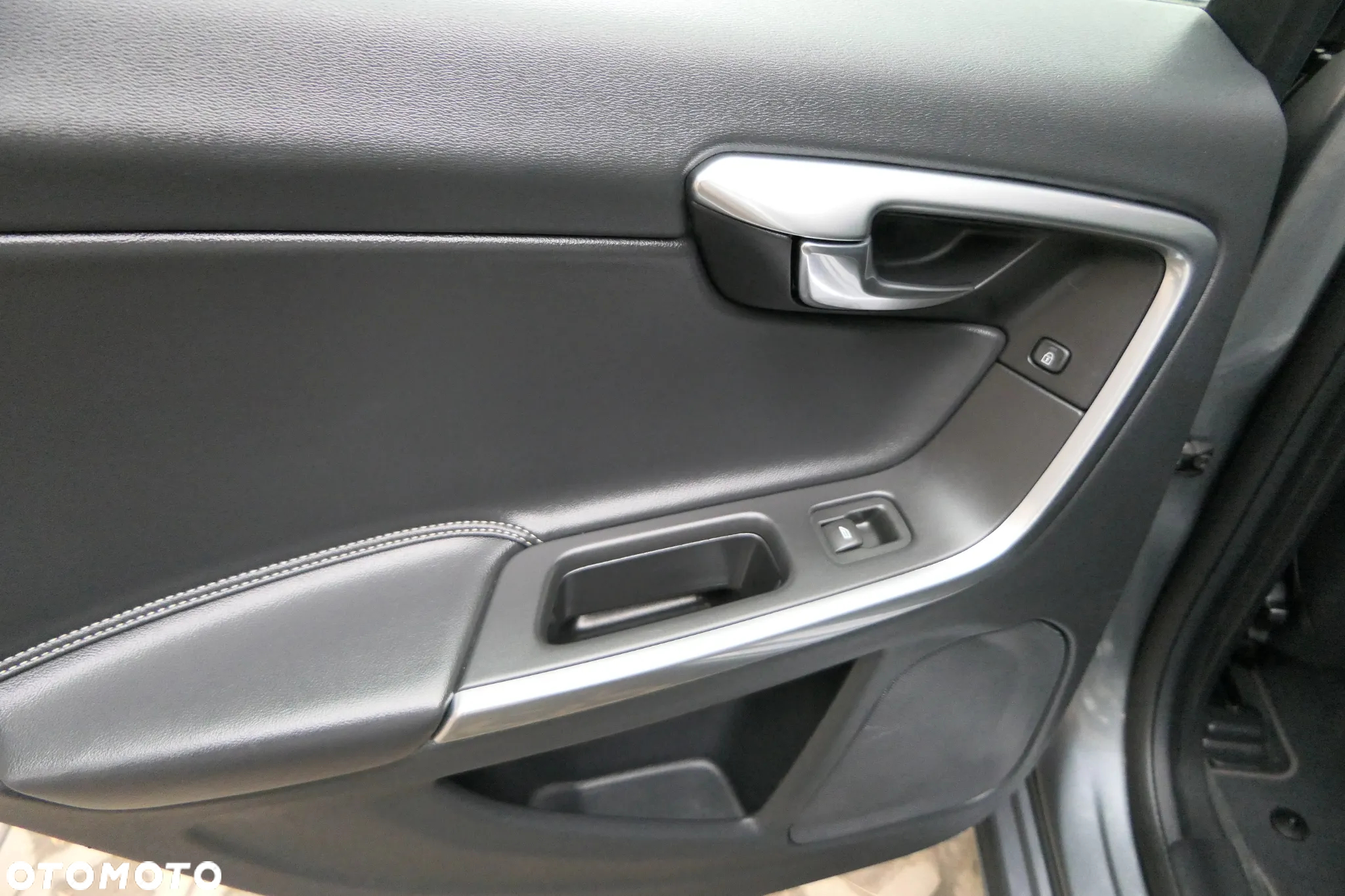 Volvo V60 D4 Drive-E Summum - 27