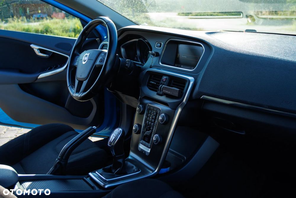 Volvo V40 D3 Kinetic - 9