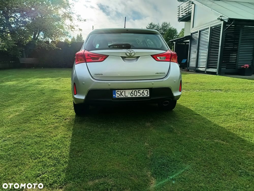Toyota Auris 1.6 Valvematic Comfort - 2