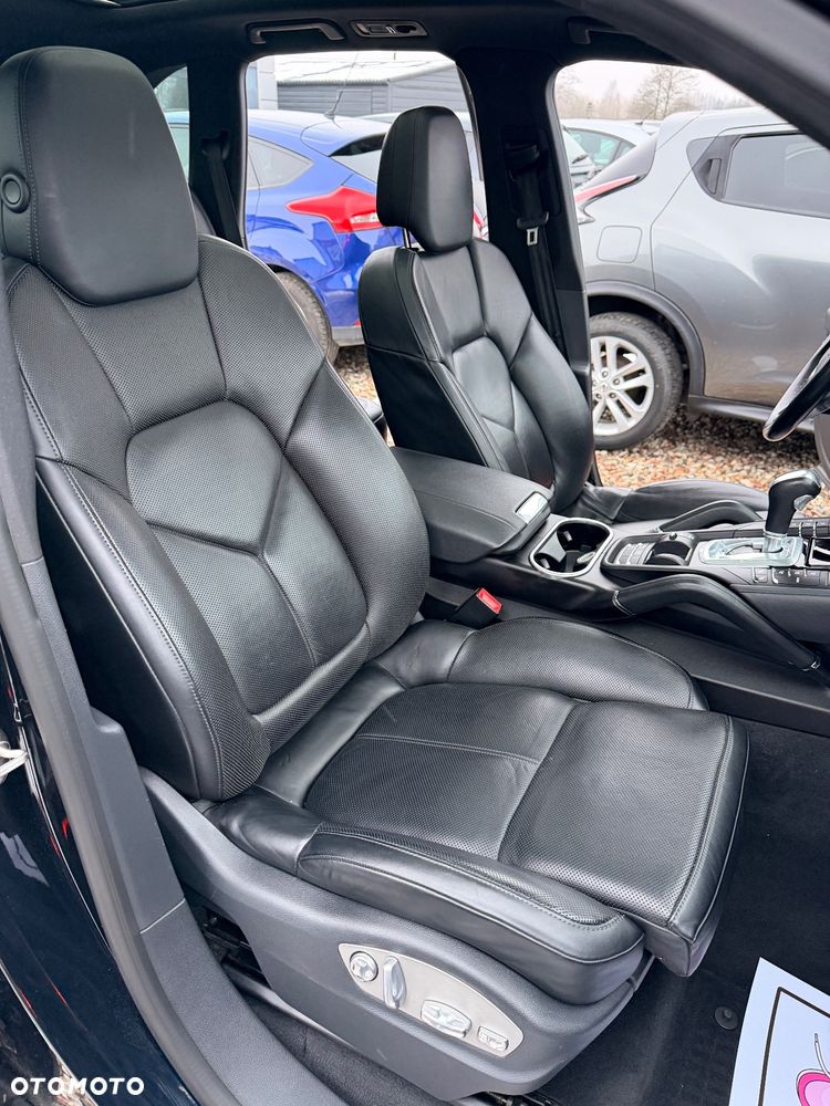 Porsche Cayenne Platinum Edition - 17