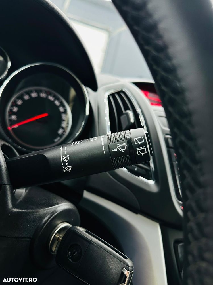 Opel Zafira Tourer 2.0 CDTI ECOFLEX Start/Stop Active - 30