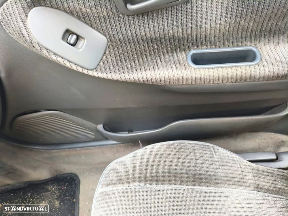 Honda Civic 1.5 LSi 16 V - 10