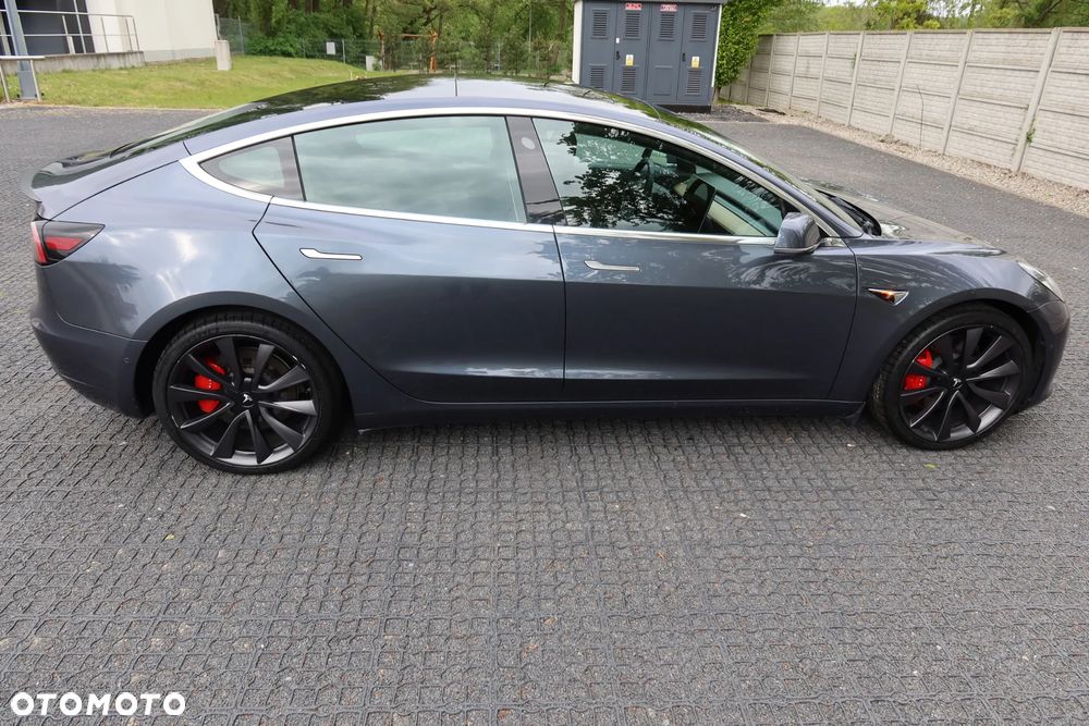 Tesla Model 3 - 1