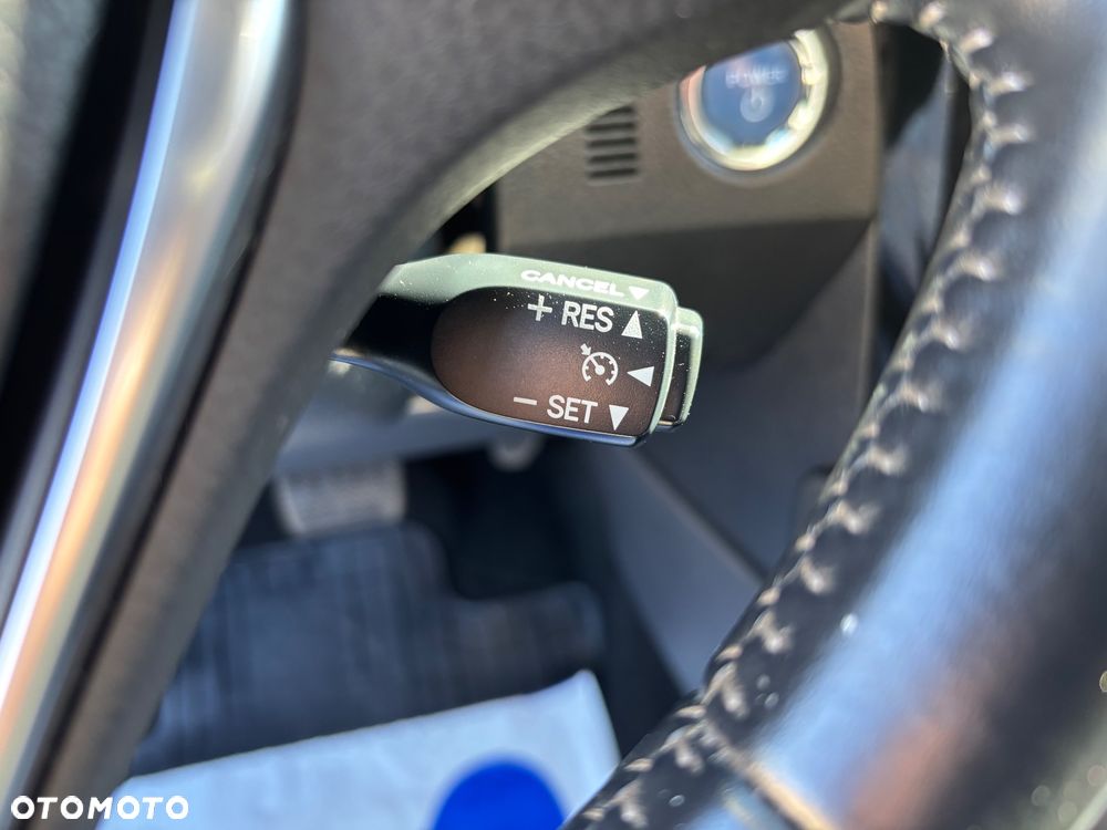 Toyota Auris Hybrid 135 Prestige - 34