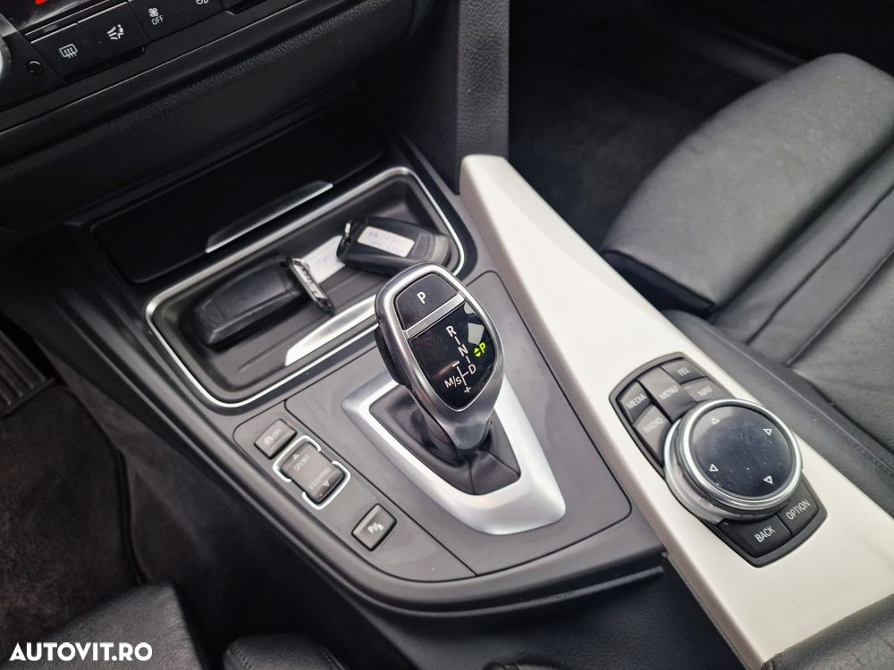 BMW Seria 3 320d GT Aut. Luxury Line - 24