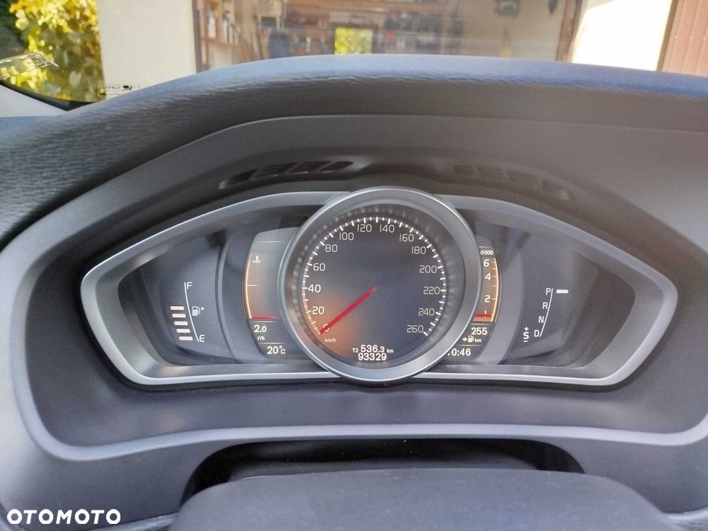 Volvo V40 Cross Country - 6