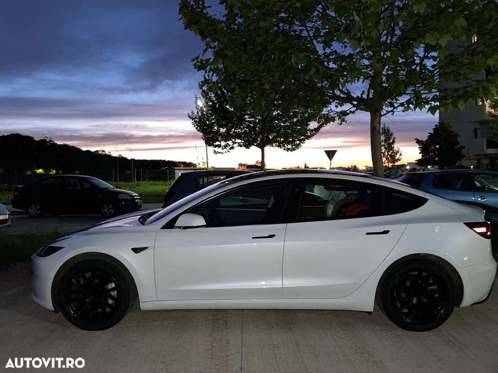 Tesla Model 3 - 8