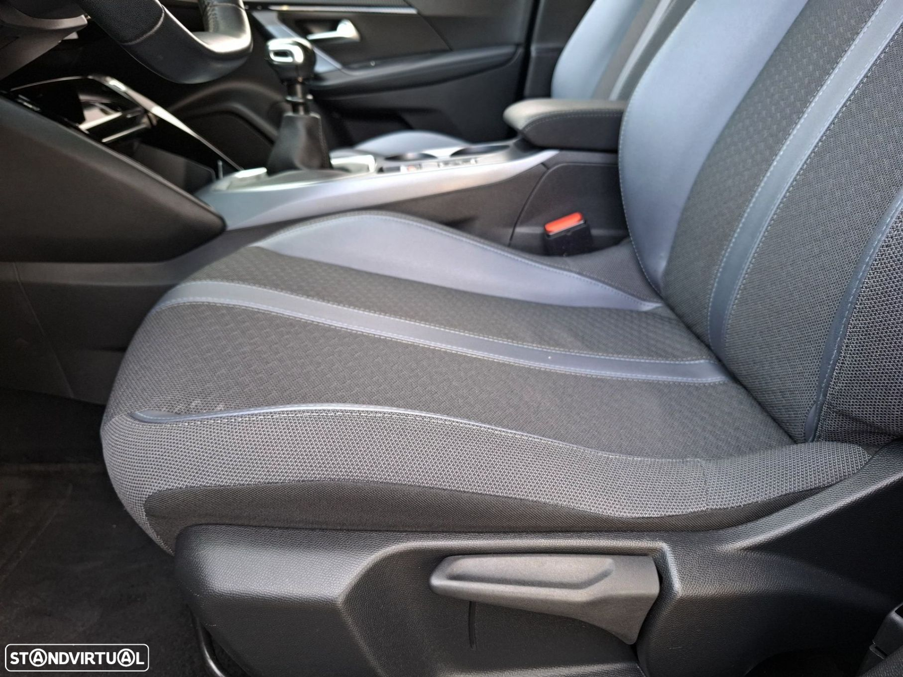 Peugeot 2008 1.5 BlueHDi Allure - 26