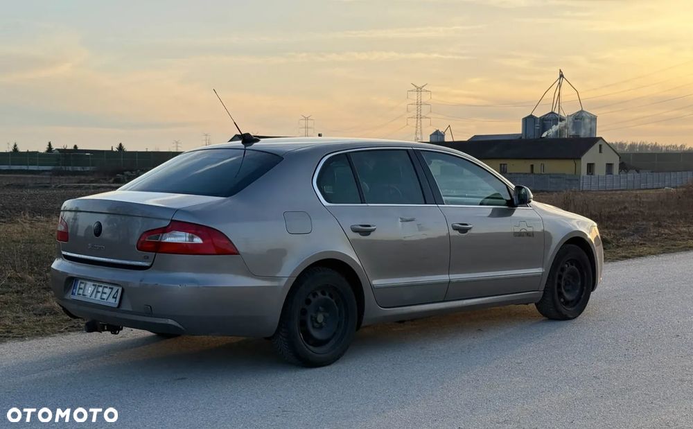 Skoda Superb 2.0 TDI Platinum DSG - 4