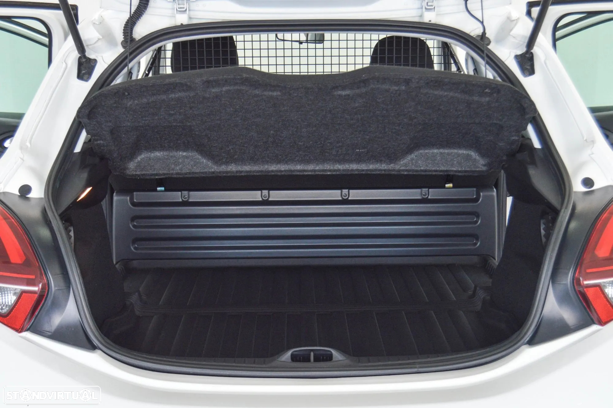 Peugeot 208 Van 1.5 BlueHDI 2L - IVA dedutível - 11