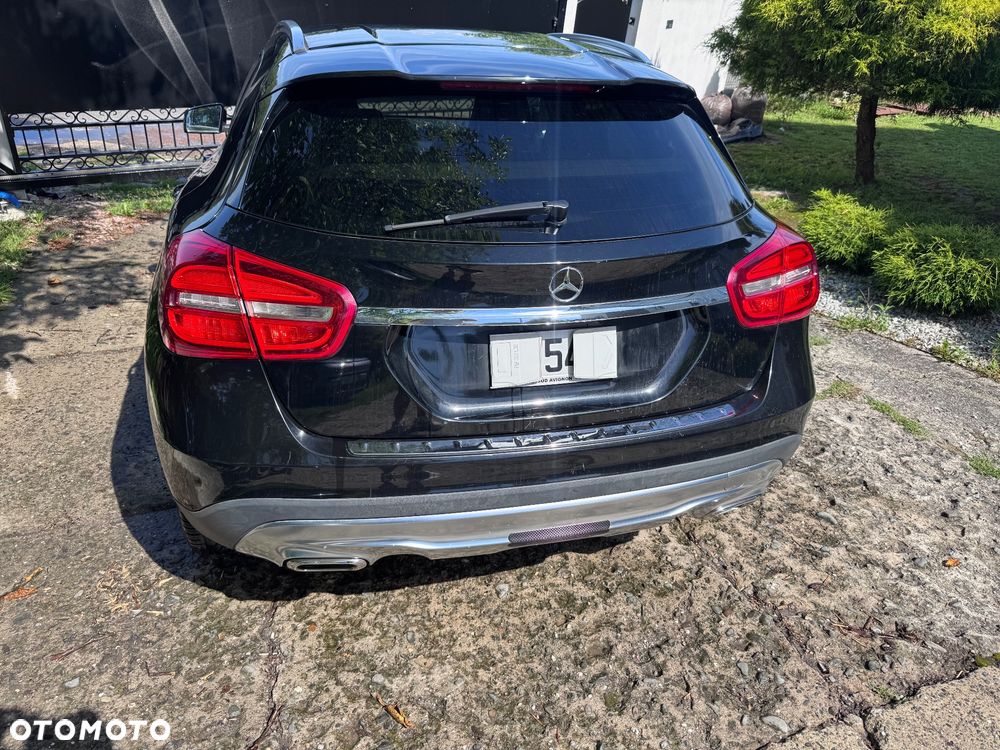 Mercedes-Benz GLA 220 d 4Matic 7G-DCT StreetStyle - 12