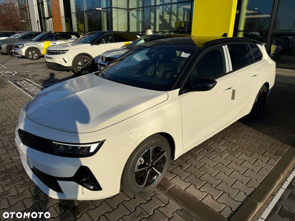 Opel Astra 1.5 D Automatik GS - 2