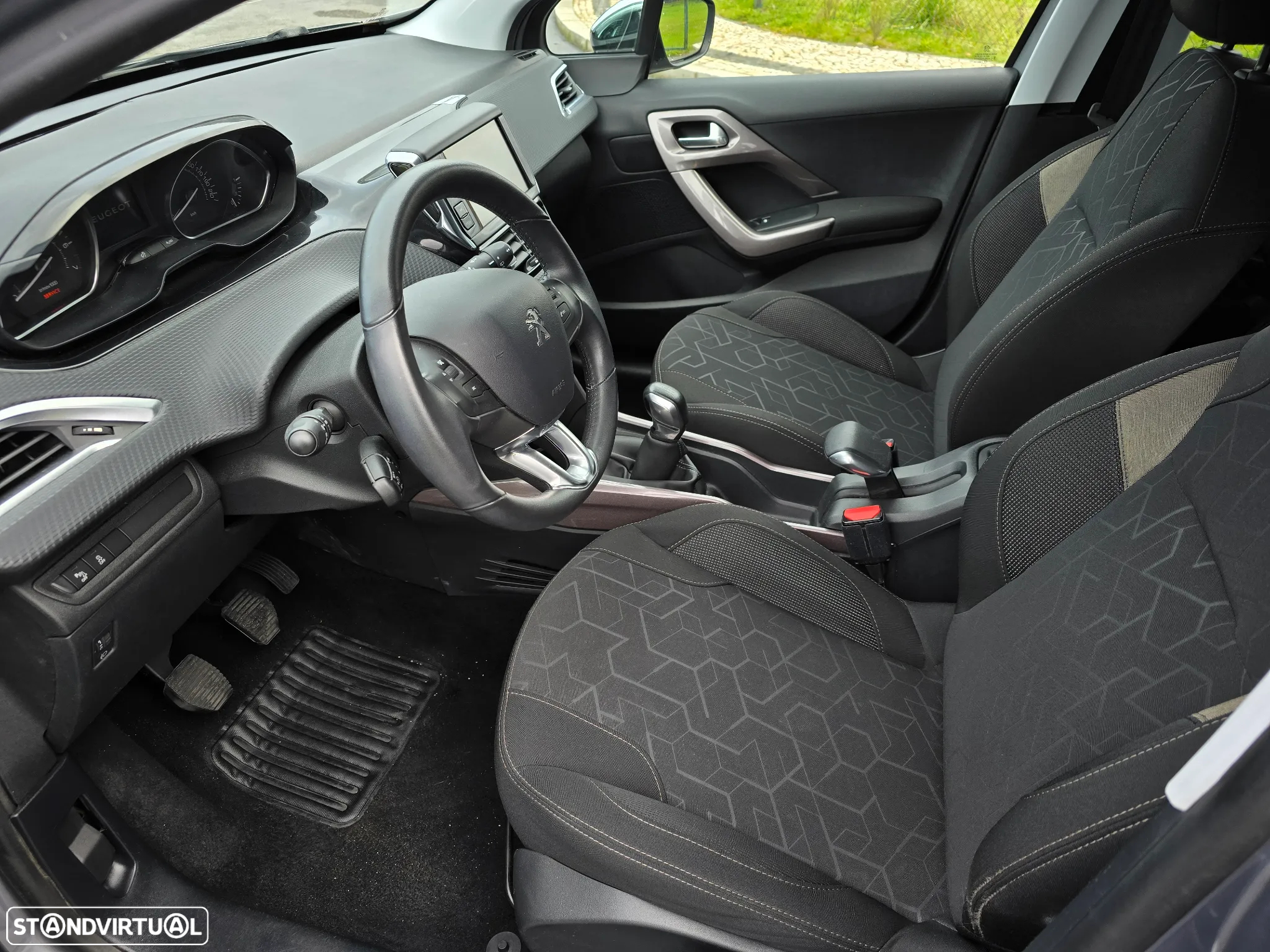 Peugeot 2008 1.2 PureTech Style - 21