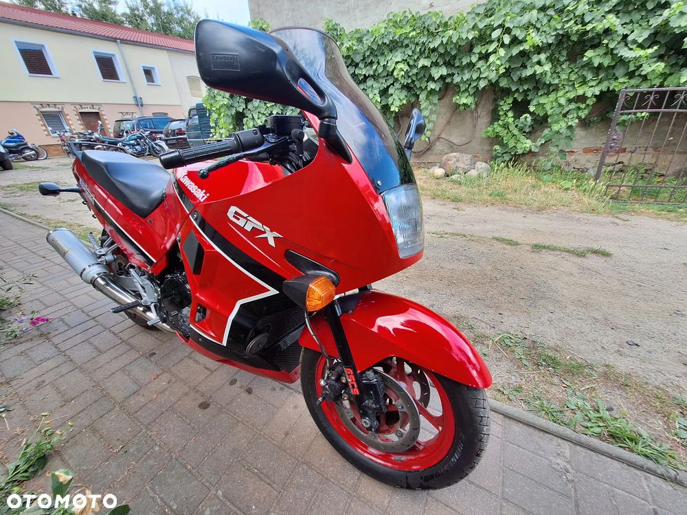 Kawasaki GPX - 1