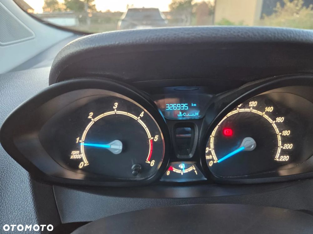Ford Transit Courier - 7