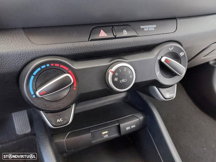 Kia Stonic 1.2 CVVT LX - 38