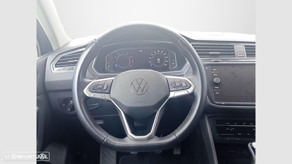 Volkswagen Tiguan 1.5 TSI Life — fotografia 11