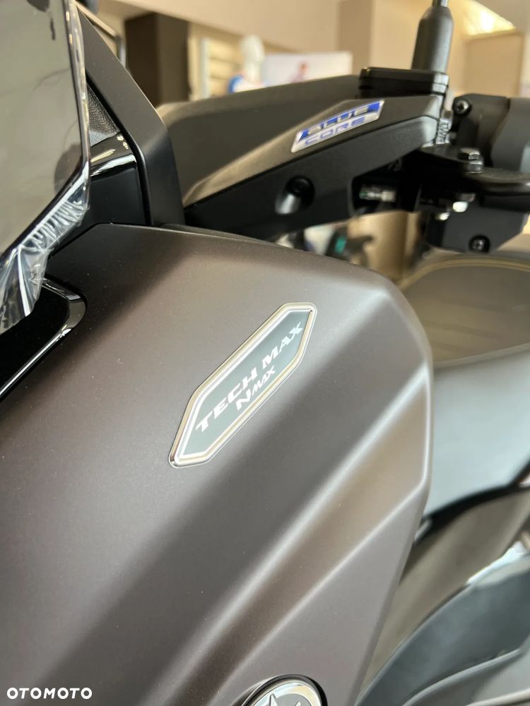 Yamaha NMAX - 10