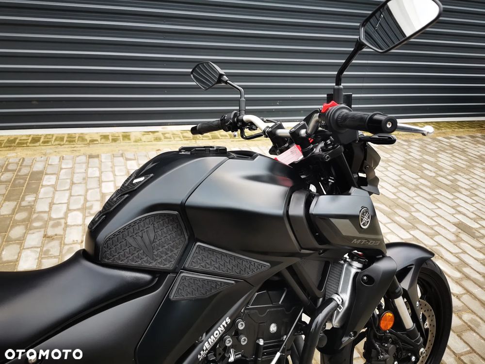 Yamaha MT - 9