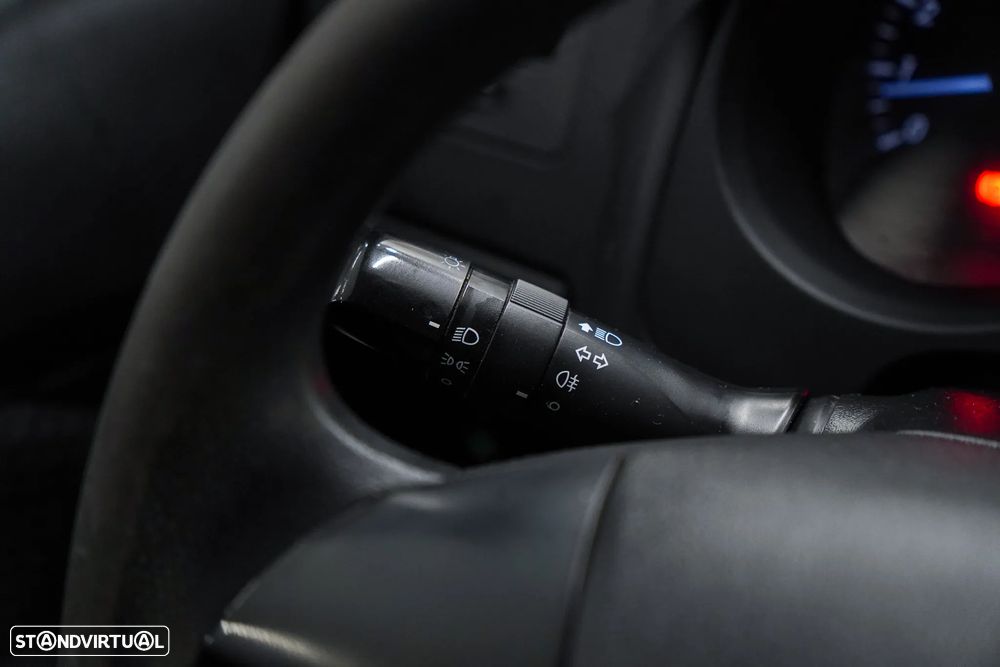 Toyota Hilux 2.5 D-4D 2WD CD AC - 19