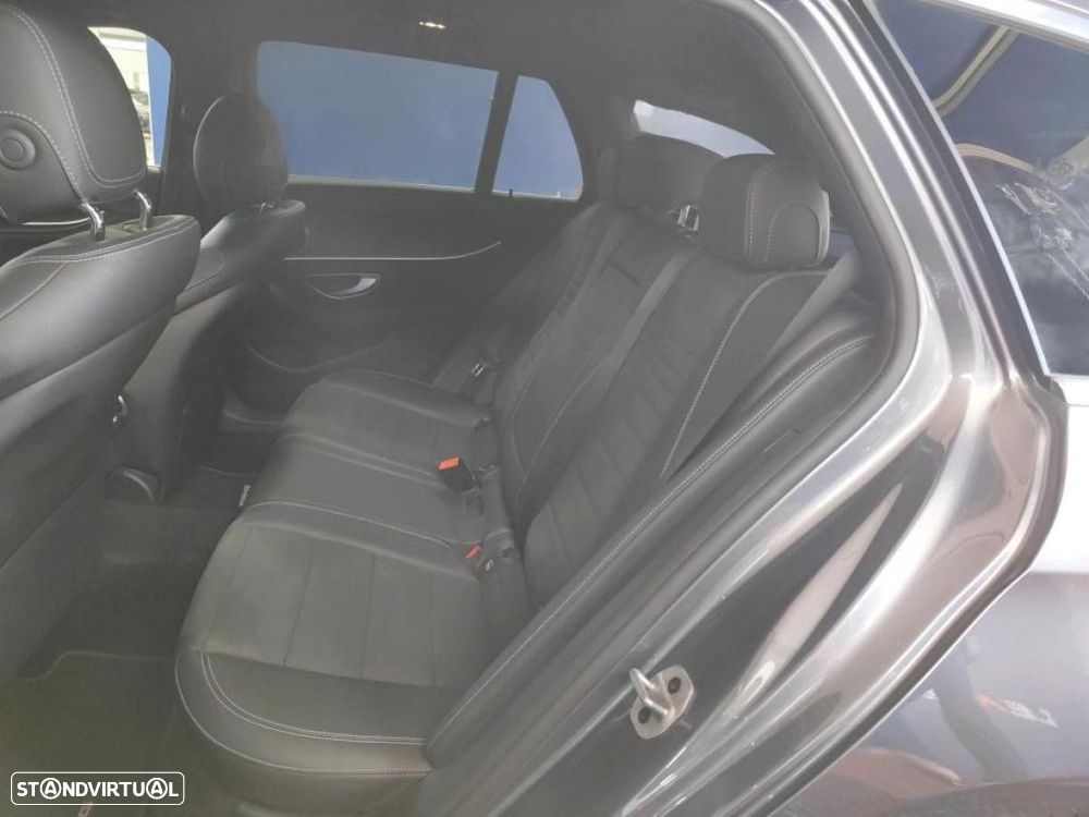 Mercedes-Benz E 300 de AMG Line - 3