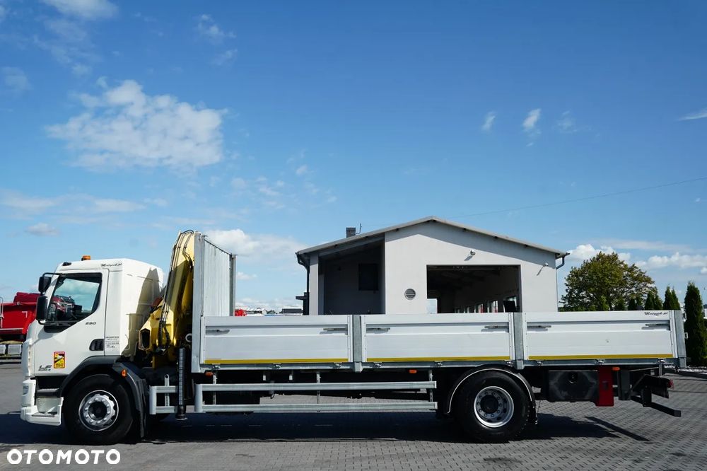 DAF LF 250 / 4X2 / SKRZYNIOWY - 7.3 + HDS HYVA HB 150X -E3 / STEROWANIE RADIOWE / ROTATOR / MAX UDŹWIG: 5200 KG / EURO 6 - 15