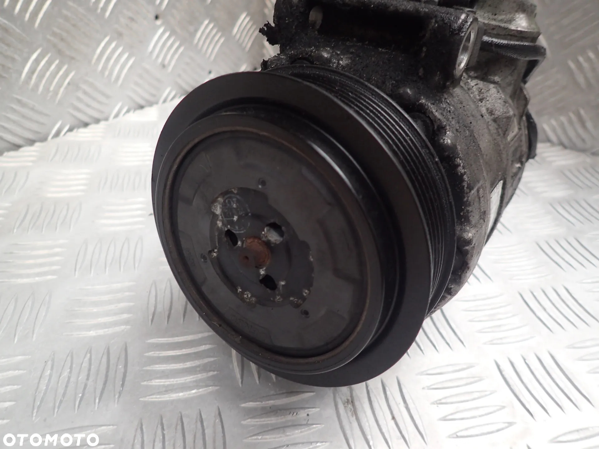 SPREZARKA KLIMATYZACJI MERCEDES 2.2 DCI A0012305611 - 2