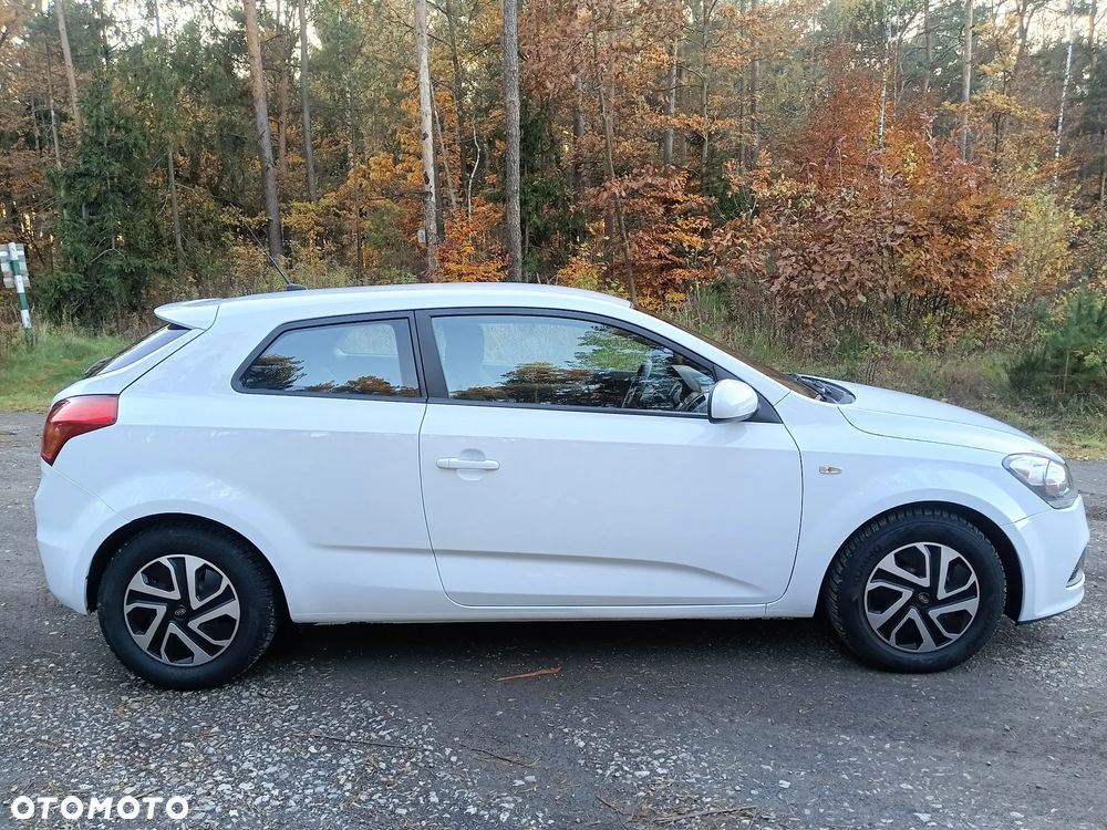 Kia ProCeed - 10