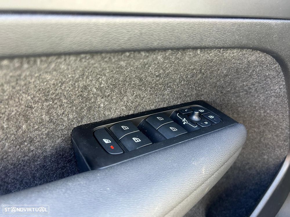 Volvo XC 40 T4 Recharge DKG Essential - 19