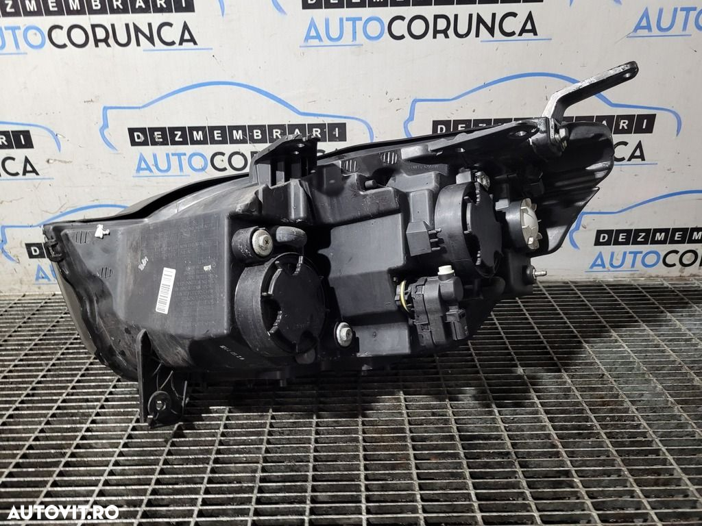Far Dreapta SsangYong Korando III Facelift 2013 2013 - 2017 SUV 4 Usi (1284) Cu lupă - 2