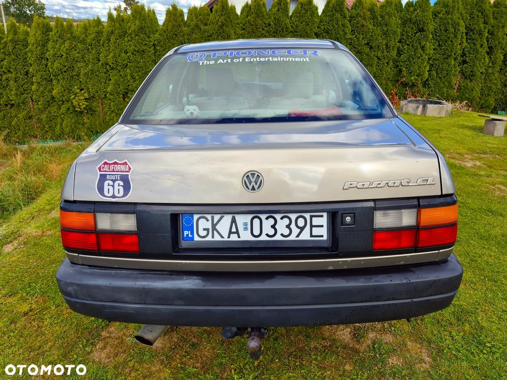 Volkswagen Passat 1.8 CL - 6