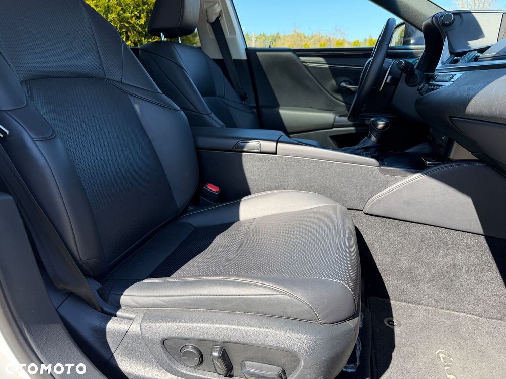 Lexus ES 300h Business Line - 33