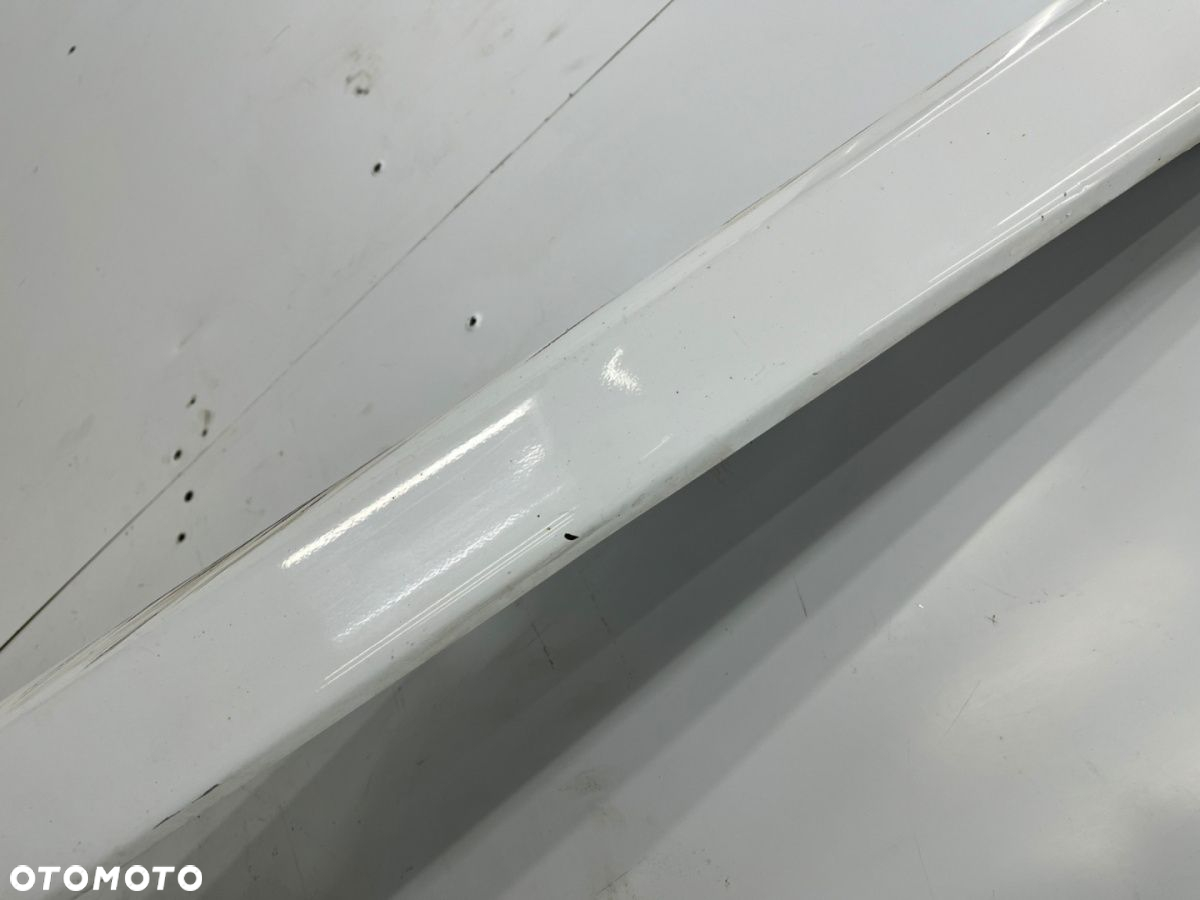 Nakładka progu Hyundai I30 I FD 5Drzwi HB 07-12r. PRAWA listwa progowa zewnętrzna kolor 7F próg - 6