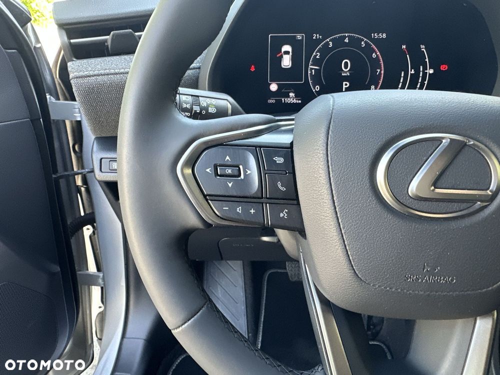 Lexus LBX 1.5 Hybrid - 11