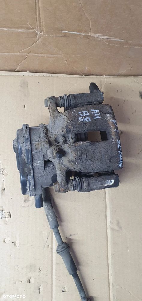 Zacisk hamulcowy prawy tył tylny Audi A4 B8 - 2
