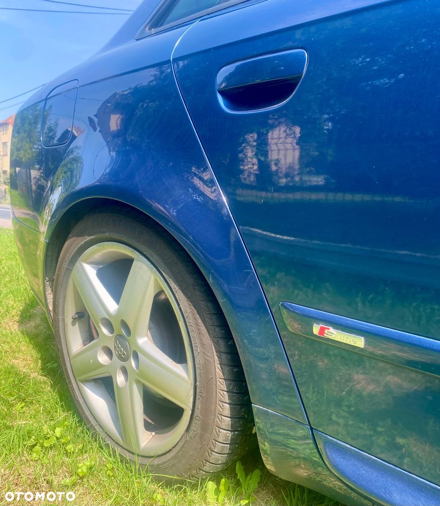 Audi A4 Limousine - 9