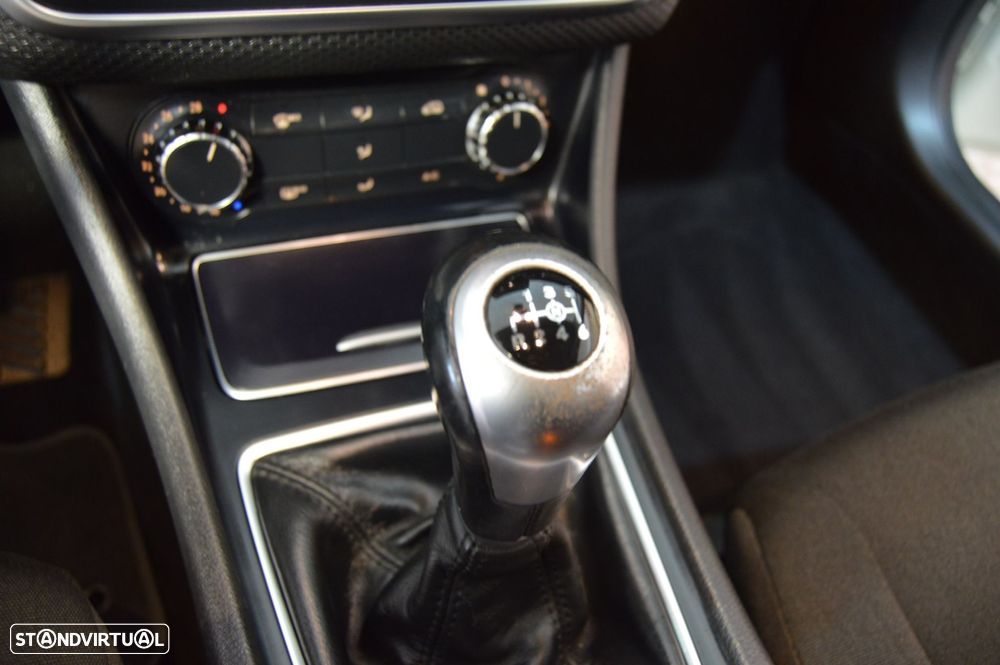 Mercedes-Benz A 160 d Activity Edition - 32