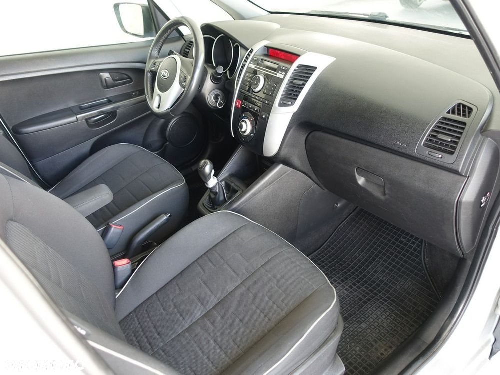 Kia Venga - 17