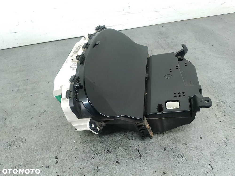 LICZNIK TOYOTA YARIS VERSO 83800-52510 457300-0420  DENSO 1.3 16V - 5