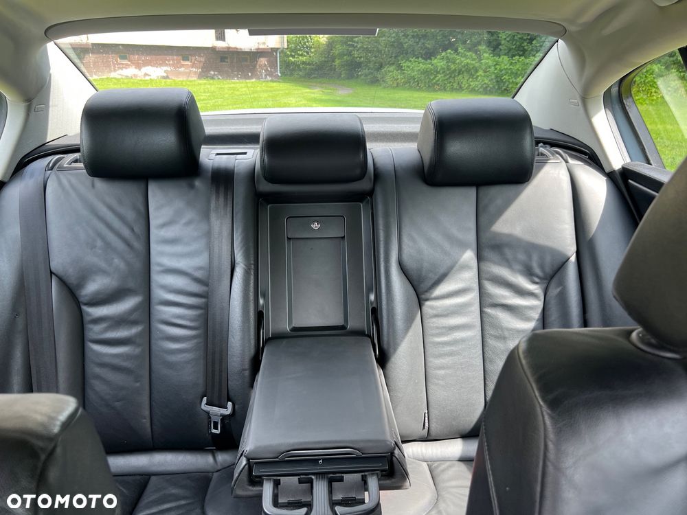 Volkswagen Passat 2.0 TDI DPF Highline - 5
